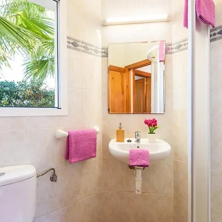 Mikel 3 Bedroom Villa, Cala'n Bosch Cala en Bosch