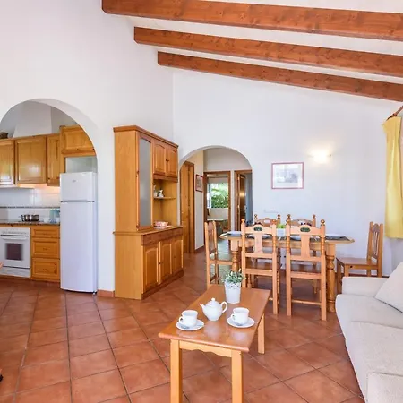 Mikel 3 Bedroom Villa, Cala'n Bosch * Cala en Bosch