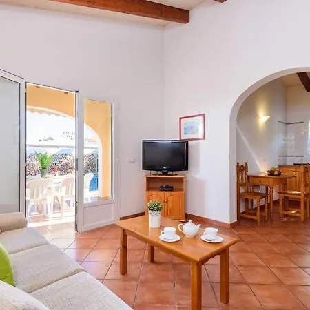 Mikel 3 Bedroom Villa, Cala'n Bosch * Cala en Bosch